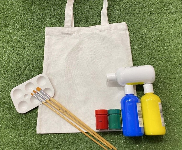 Tote bag with paint