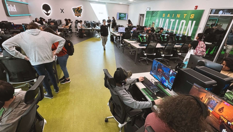 Students are trying out the new Alienware Gaming Lab within the Esports Nexus Arena 